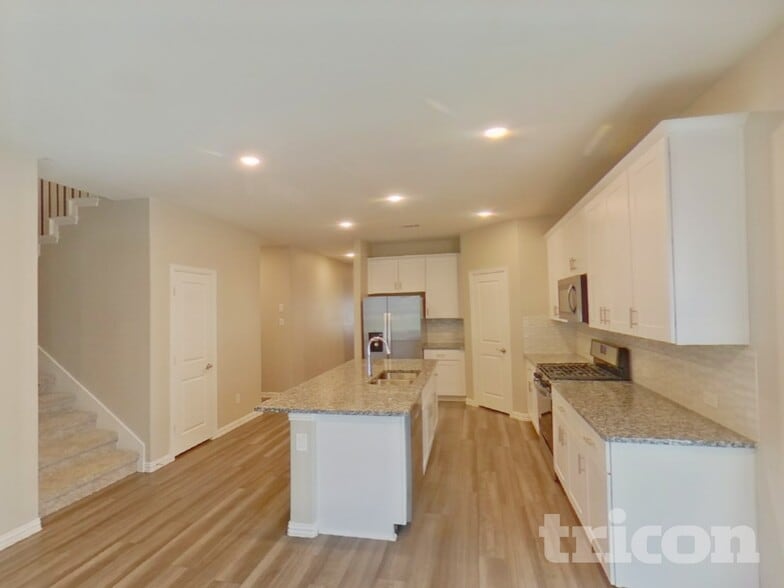Building Photo - 6124 Tawakoni Ln