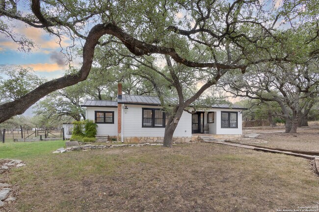 Building Photo - 33121 Blanco Rd