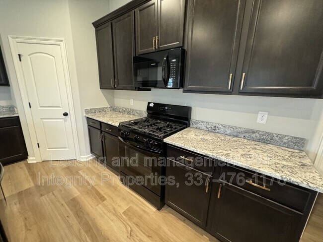 Building Photo - 112 Segovia Wy