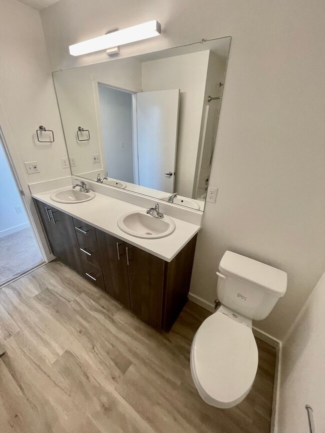 Building Photo - Half Month Free – Modern 3BR Townhome with...