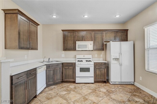 Building Photo - 494 Groft Way