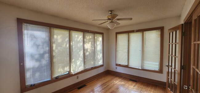 Building Photo - 1129 N Colony Rd