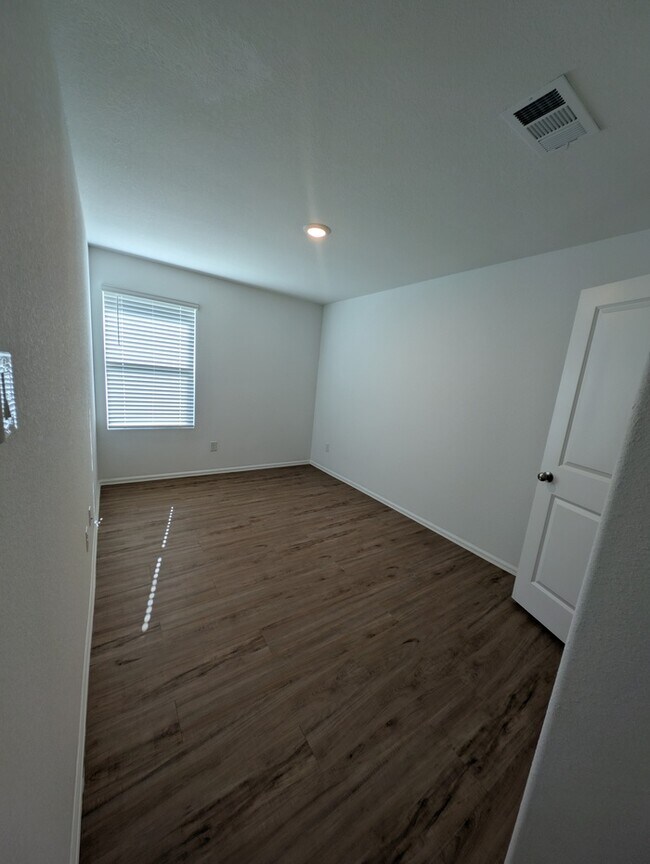 Building Photo - Charming 3 beds 2 baths in New Caney!