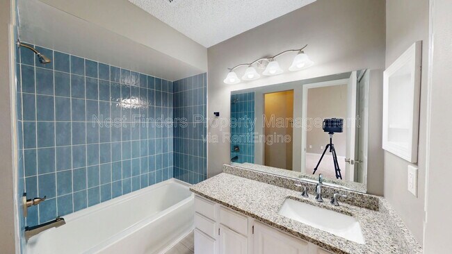 Building Photo - 322 Sunrise Cir