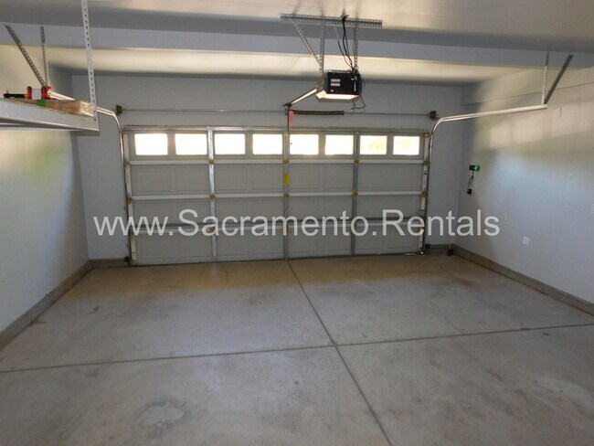 Building Photo - Very Nice Updated 4bd/3ba Rancho Cordova H...