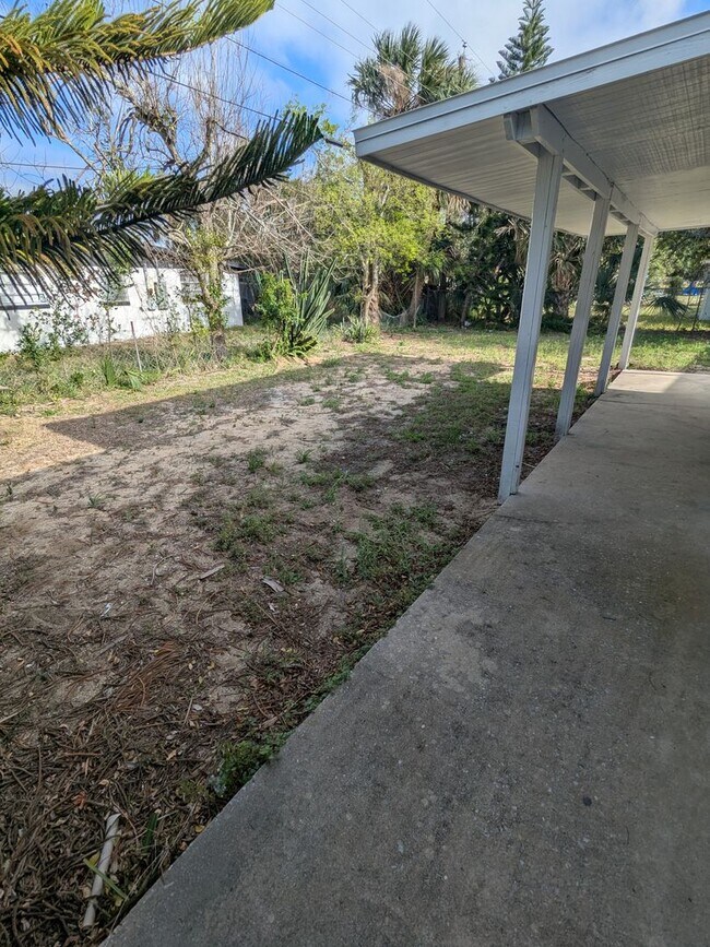 Building Photo - 3 bedroom, 1.5 bath, Garage