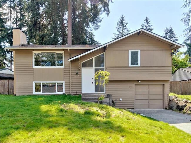 Primary Photo - 13819 NE 73rd Pl