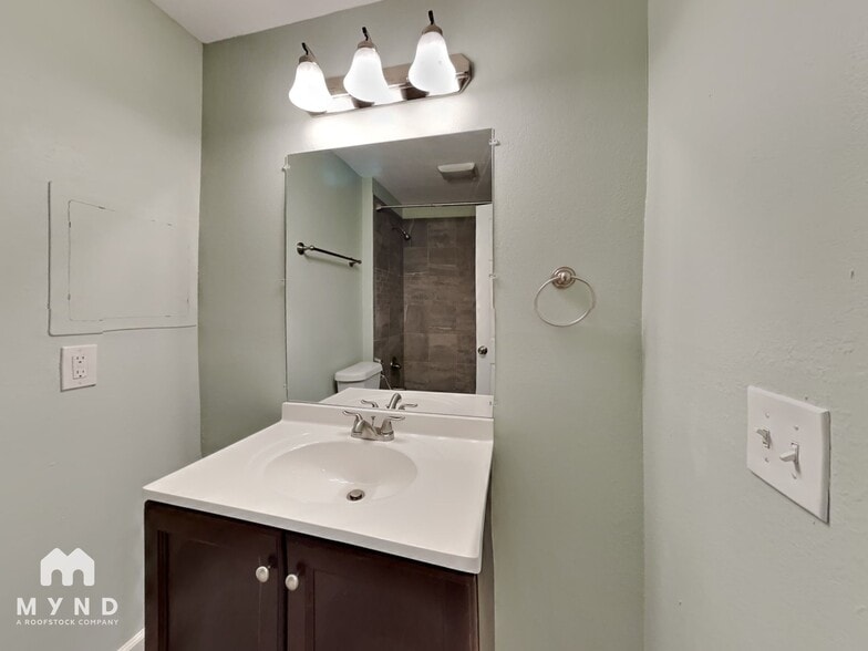 Building Photo - 3759 S Dayton Way