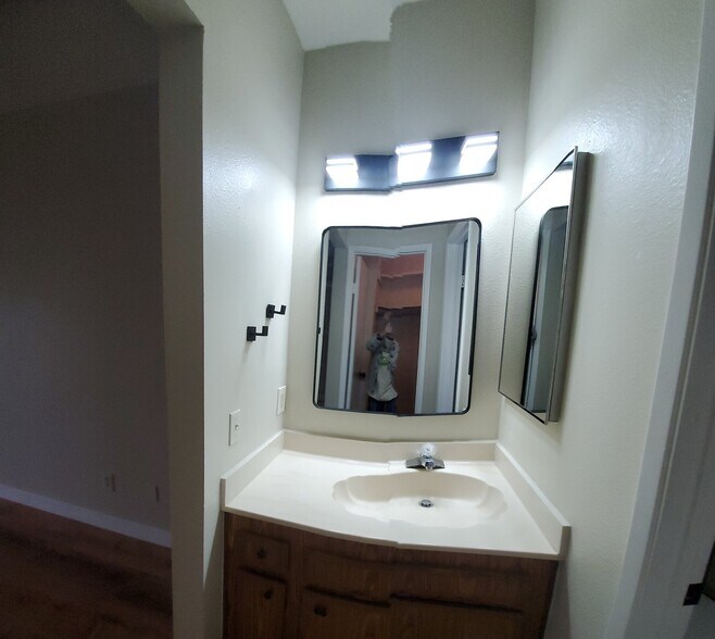 Building Photo - 1832 Pueblo Dr