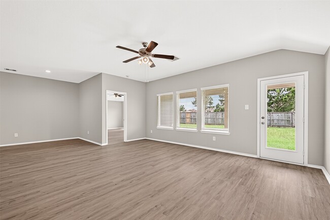 Building Photo - 20112 Leaf River Cir