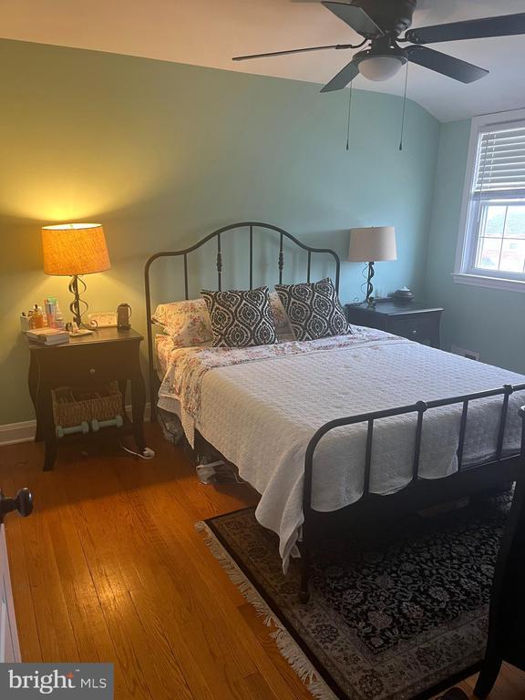 Building Photo - 1658 Thetford Rd