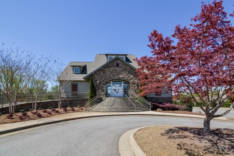 Building Photo - 5780 Weddington Dr