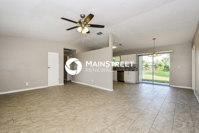 Building Photo - 3 Bedroom Pet-Friendly Home in CAPE CORAL,...
