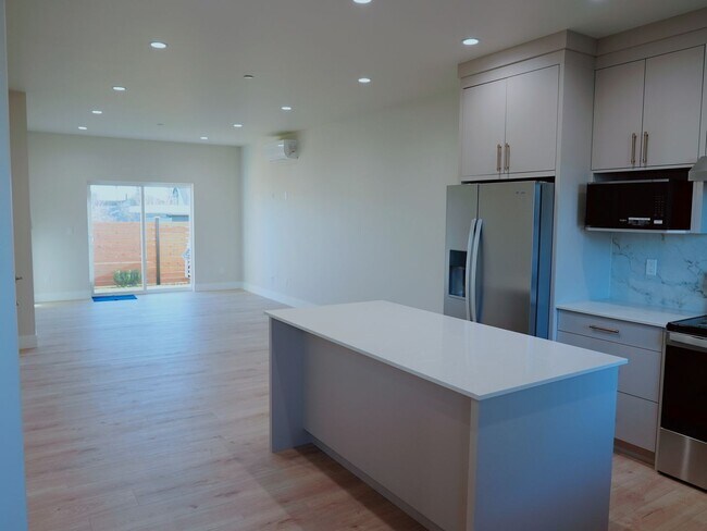 Building Photo - 2155 Siddle Loop