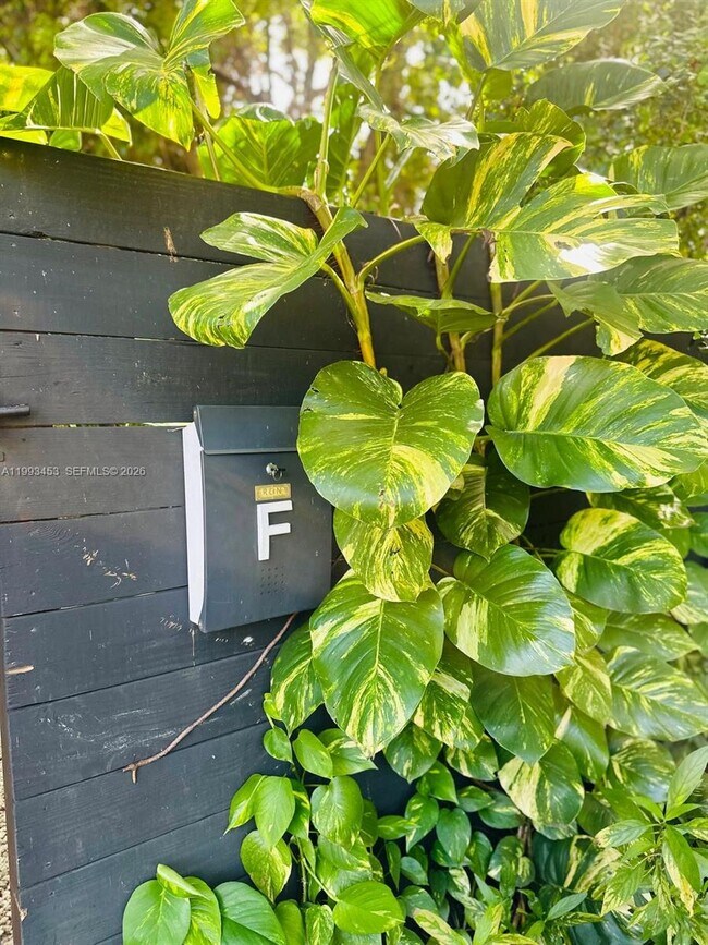 Building Photo - 1002 NE 119th St