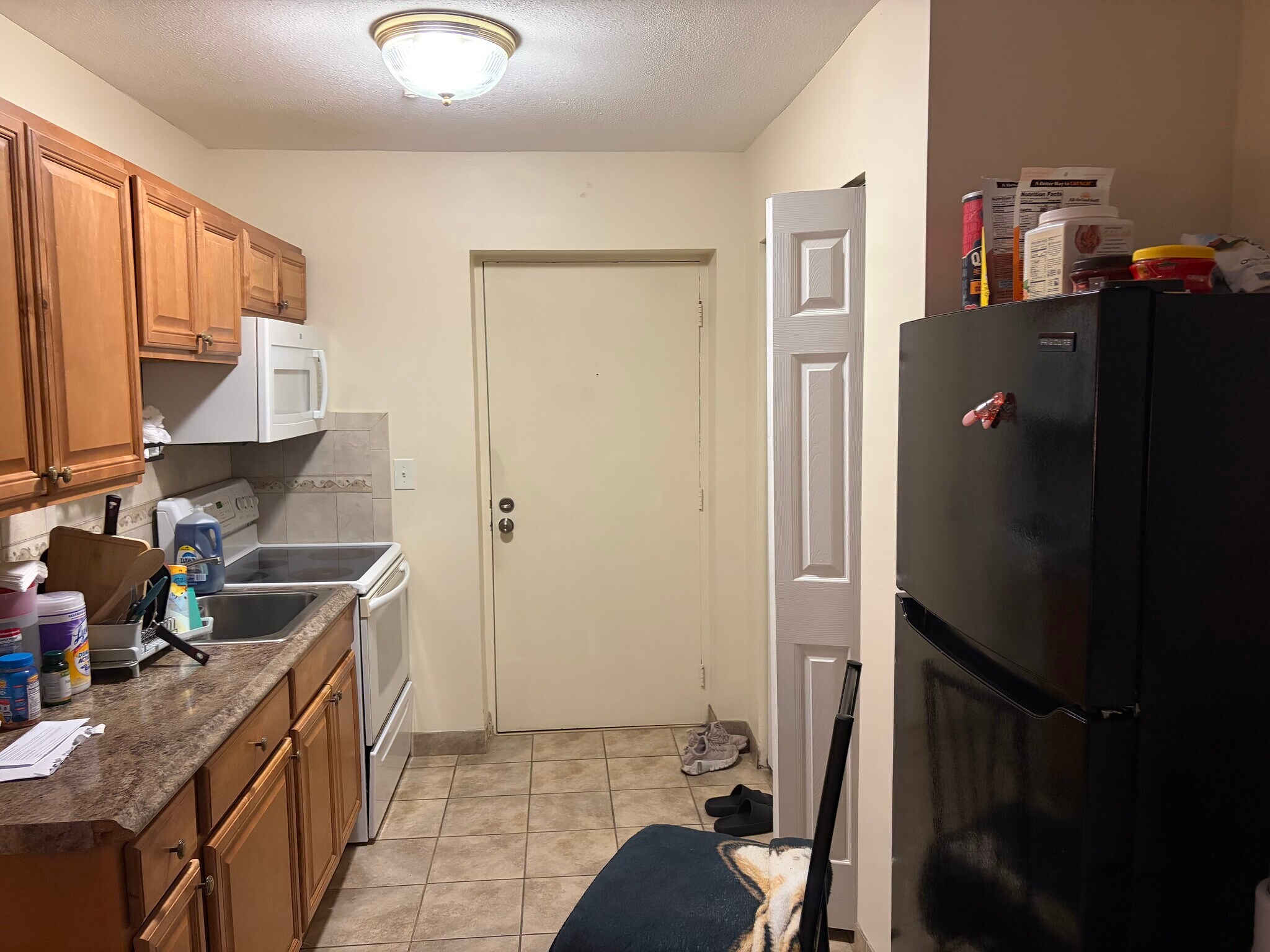 Building Photo - 145 Pleasant St