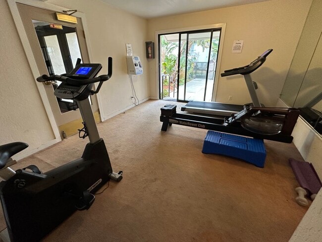 Building Photo - 204 Larkspur Plaza Dr