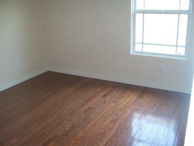 Building Photo - 38227 Lone Tree Ct