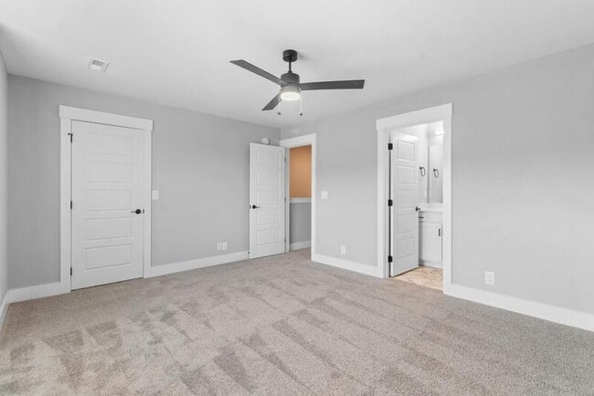 Building Photo - 302 Jonathan Wade Cir