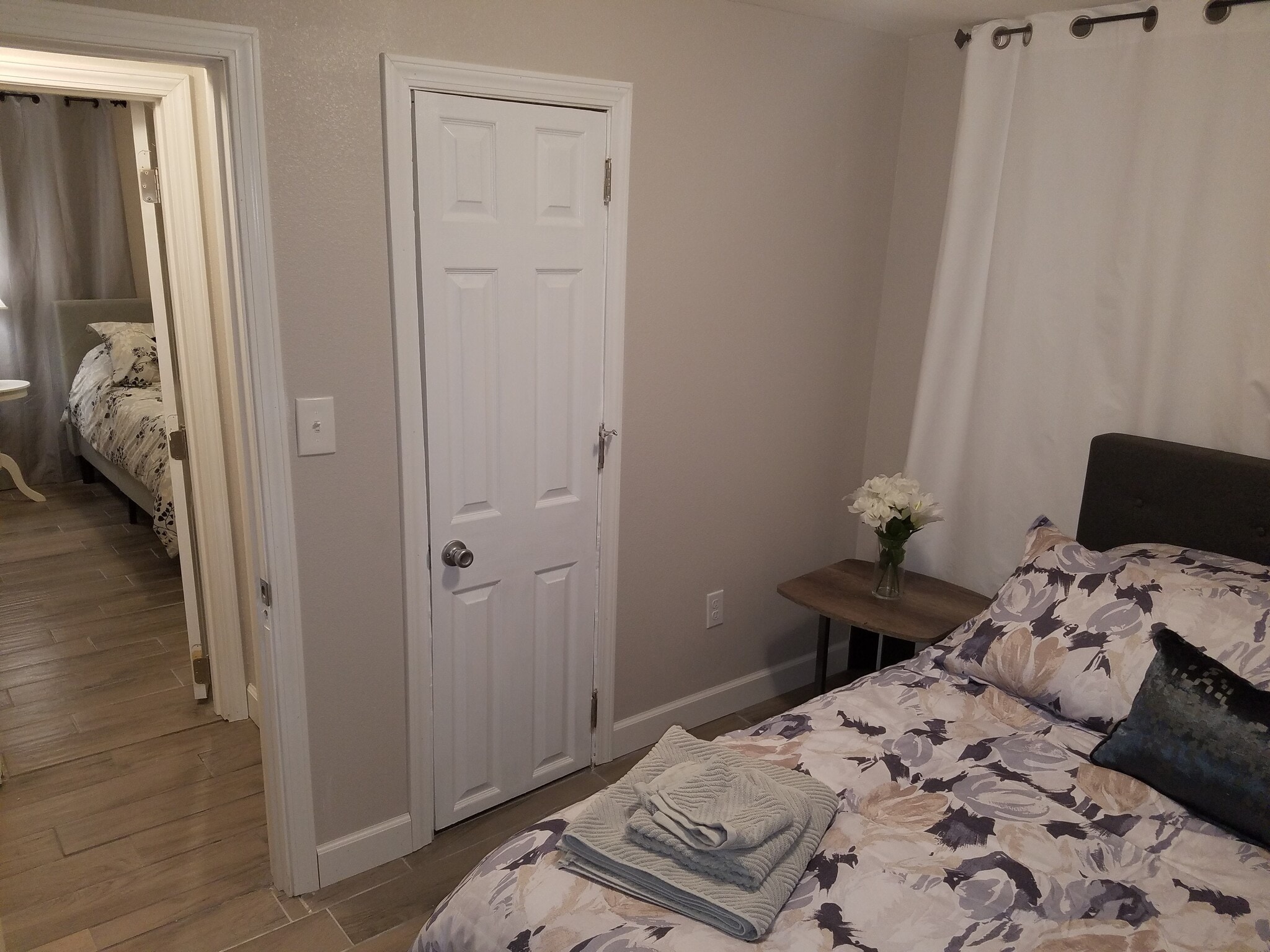 Building Photo - 2222 E 19th St