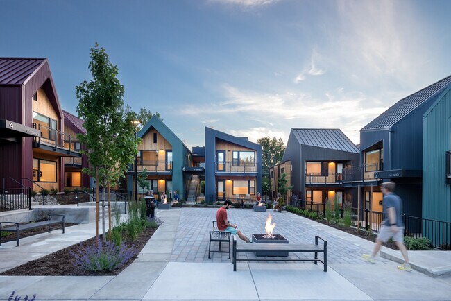 Building Photo - 168 Garfield St