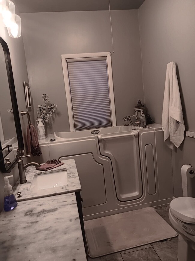 Building Photo - 14242 Hein Ln