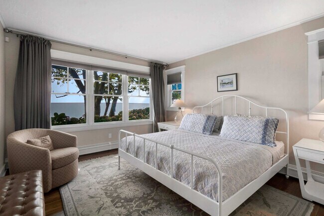 Building Photo - 912 Peconic Bay Blvd