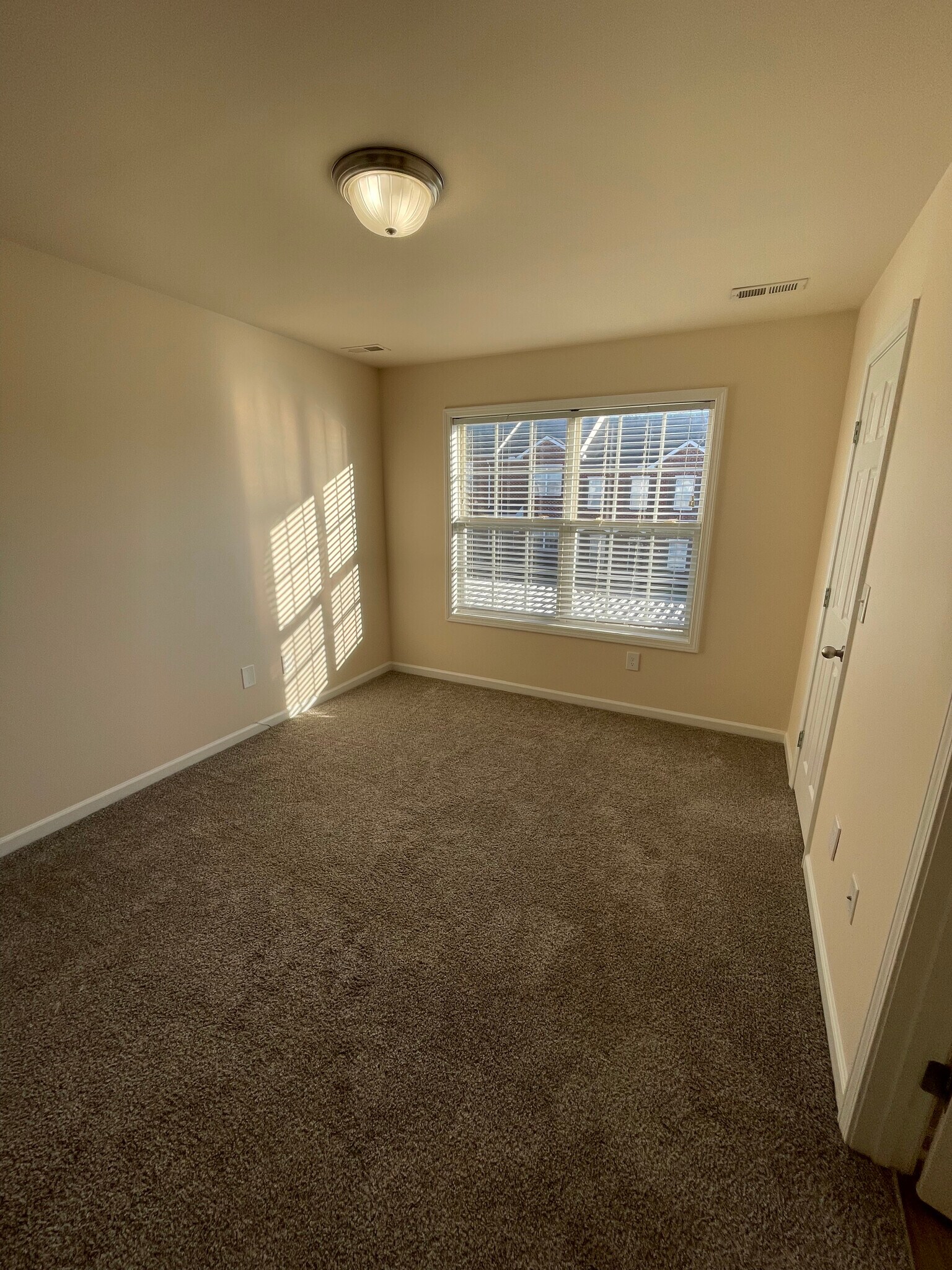 Building Photo - 4007 Clinton Ln