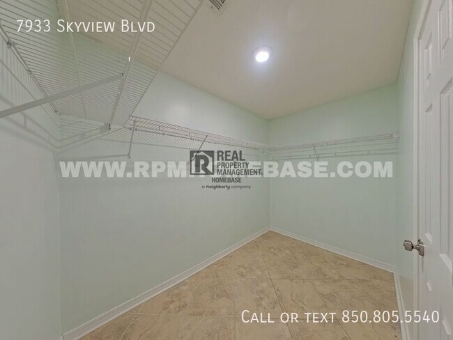 Building Photo - 7933 Skyview Blvd