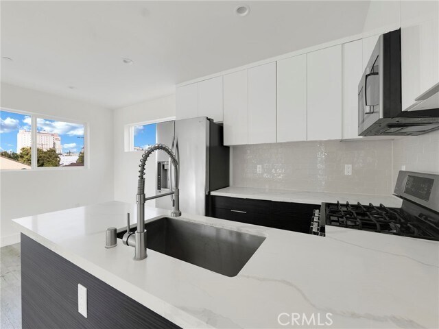 Building Photo - 150 S Madison Ave