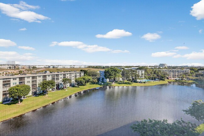 Building Photo - 2217 Cypress Island Dr