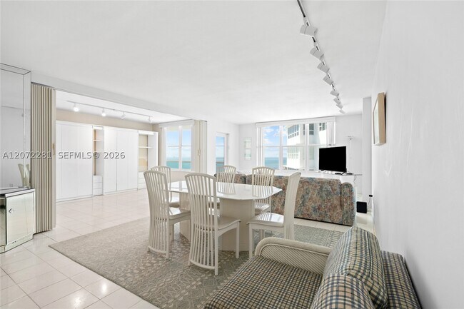Building Photo - 5001 Collins Ave