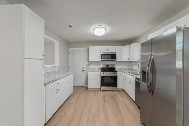 Building Photo - 2809 Lay Ave