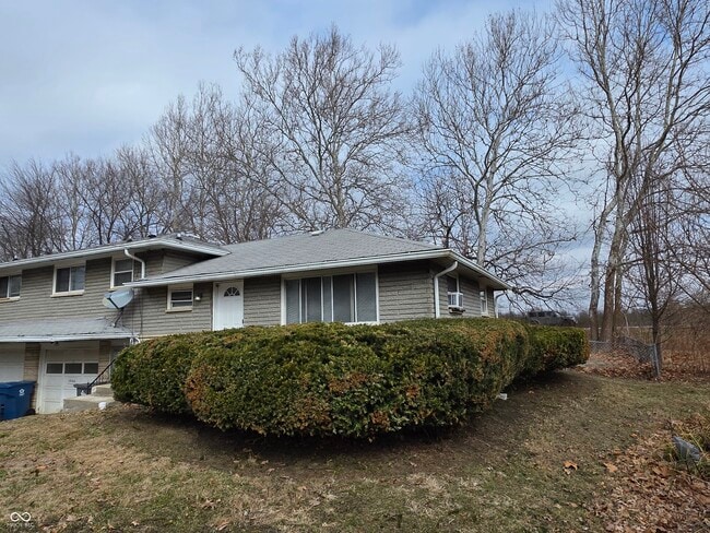 Building Photo - 10166 Southeastern Ave