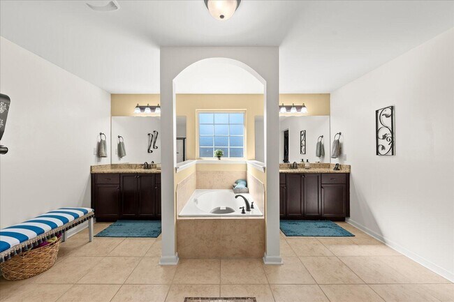 Building Photo - 5307 Bull St