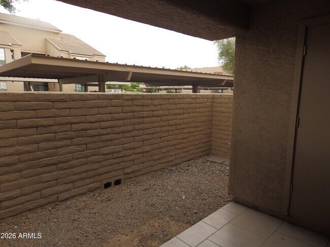 Building Photo - 7950 E Starlight Way