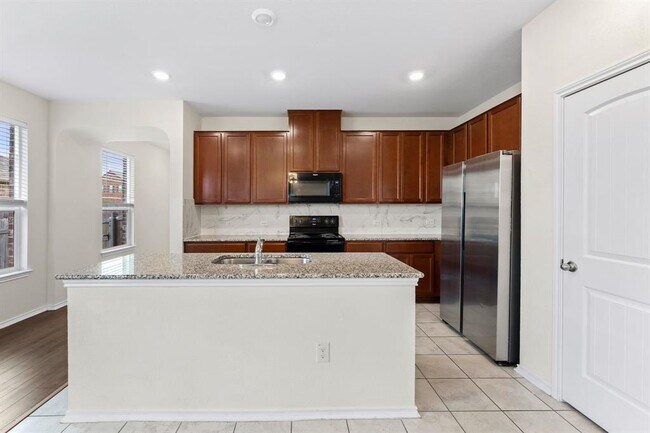 Building Photo - 633 Weizenbock Ln