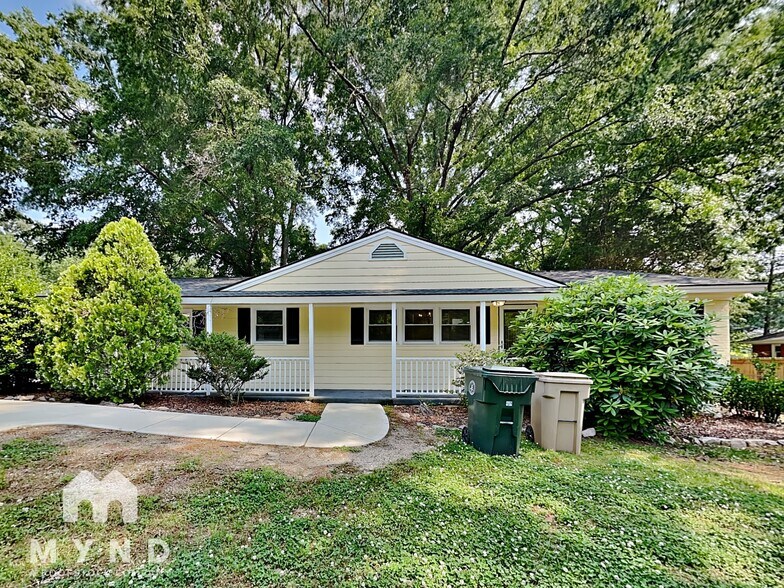 Primary Photo - 907 Phillip St