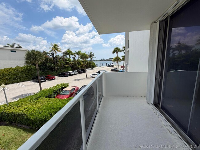 Building Photo - 2800 N Flagler Dr