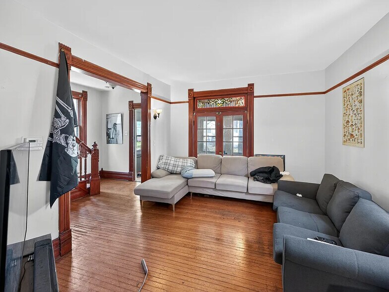Building Photo - 1112 Garnett Pl