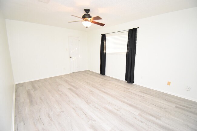 Building Photo - 82 Harbor Ln