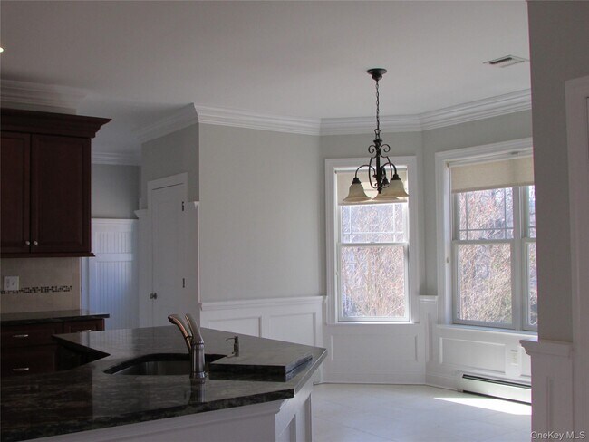 Building Photo - 2 Long Hill Rd