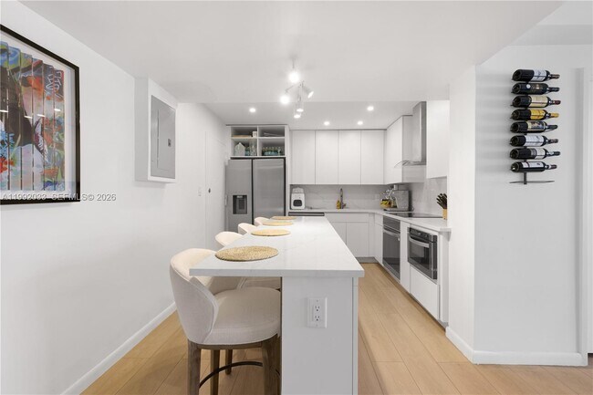 Building Photo - 5161 Collins Ave