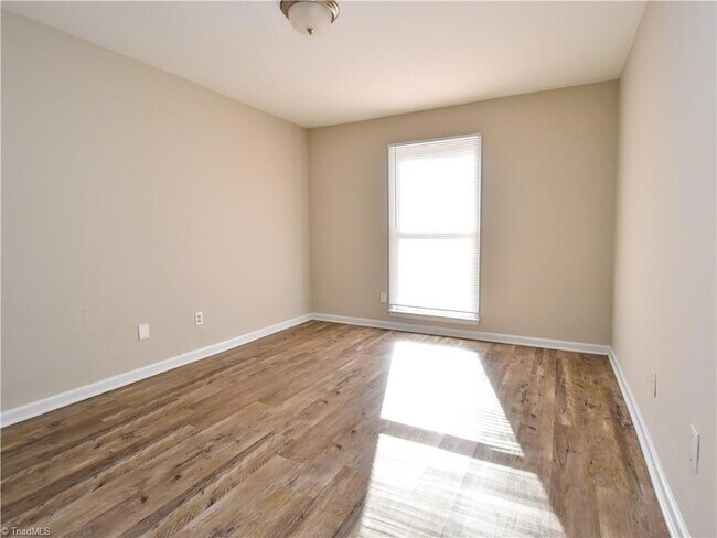 Building Photo - 1811 Saffron Pl