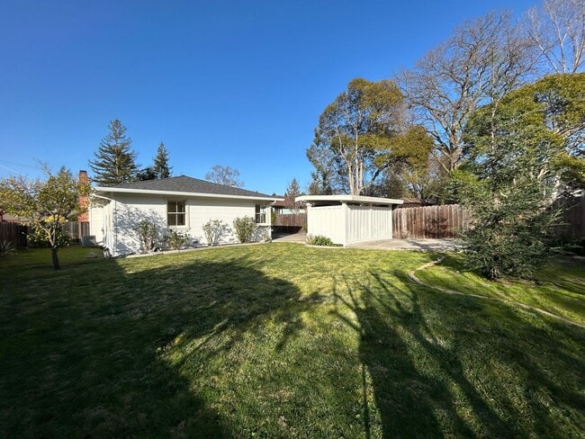 Building Photo - Rare Lindell Drive Single-Family Home in Prime Walnut Creek Location!