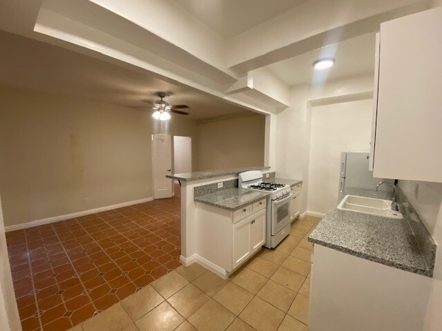 Building Photo - 152 S Sycamore Ave