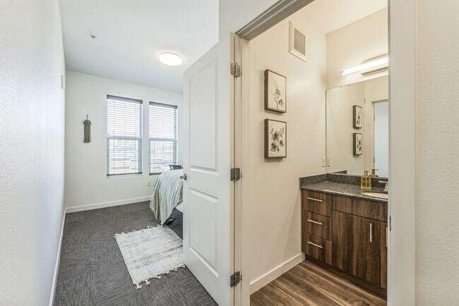 Building Photo - 305 E Front St