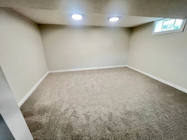 Building Photo - Move-In Ready Home with Stylish Upgrades i...