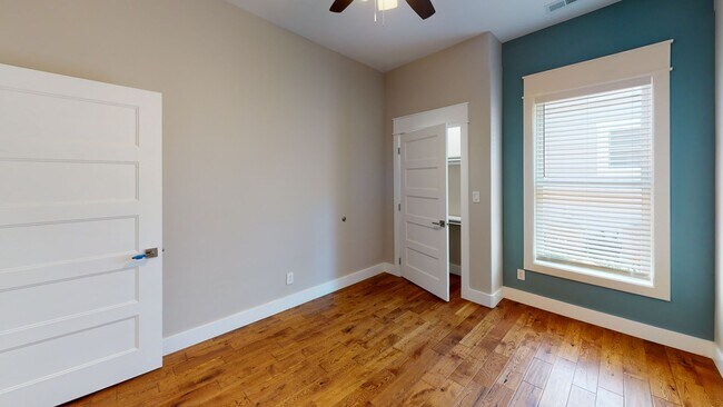Building Photo - 1614 Forest Ave