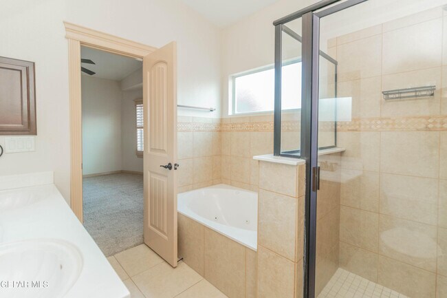 Building Photo - 5349 Jose Duran Ln